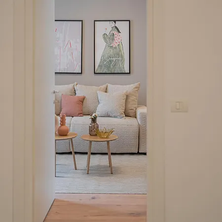 Loggia & Luxe 5br Penthouse In Universitatii Area Bucharest