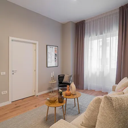 Loggia & Luxe 4br Penthouse In Universitatii Area Lägenhet *