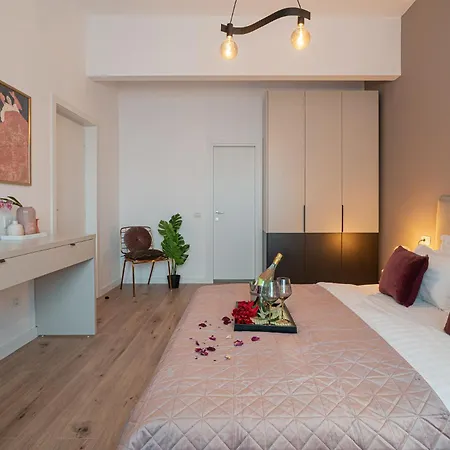 Апартаменты Loggia & Luxe 4br Penthouse In Universitatii Area