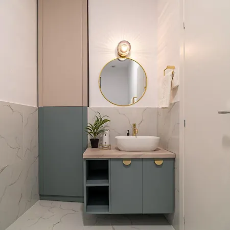 Loggia & Luxe 4br Penthouse In Universitatii Area Бухарест