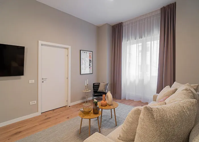 Loggia & Luxe 4br Penthouse In Universitatii Area Lägenhet *