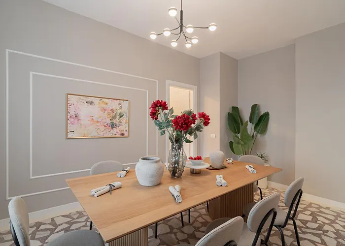 Loggia & Luxe 4br Penthouse In Universitatii Area アパート