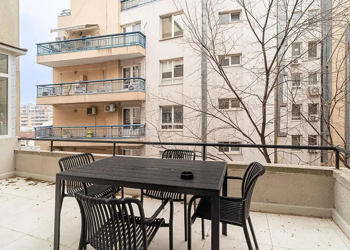 Loggia & Luxe 4br Penthouse In Universitatii Area アパート