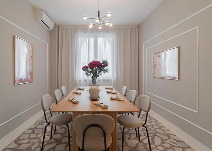 Loggia & Luxe 4br Penthouse In Universitatii Area Lägenhet *