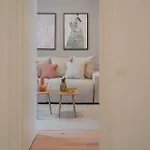Loggia & Luxe 4br Penthouse In Universitatii Area Bukarest
