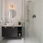 Loggia & Luxe 4br Penthouse In Universitatii Area Bukarest